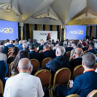 Aikom Technology celebra vent'anni a Rimini: "Attraversare la nebbia del mercato con coraggio e visione"