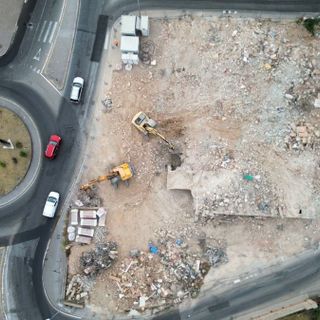 Baraccopoli di Messina, Schifani consegna 15 alloggi: tra questi anche tre case confiscate alla mafia. Centoventisette operai nei cantieri del risanamento