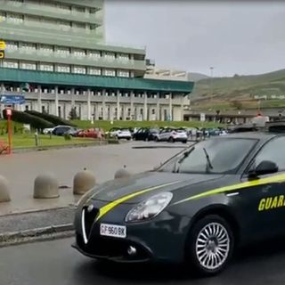 Ispezioni pilotate e truffa, arrestati docenti e dirigenti Asp Catanzaro