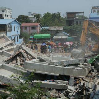 In Myanmar si scava tra macerie alla ricerca di sopravvissuti al terremoto