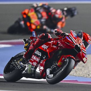 Marc Marquez vince anche in Qatar, preceduti Vinales e Bagnaia