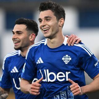 Il Como piega il Torino 1-0, Douvikas decisivo