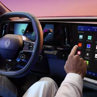 Nuove funzionalità a bordo su Scenic E-Tech Electric