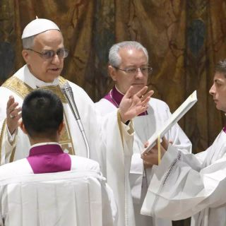 Leone XIV conferma provvisoriamente tutti gli incarichi della Curia