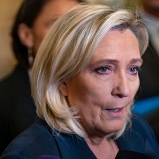 Ucraina, Le Pen “Obiettivo di Macron è davvero la pace?”