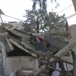 Nuovi raid israeliani nella Striscia di Gaza, 54 morti
