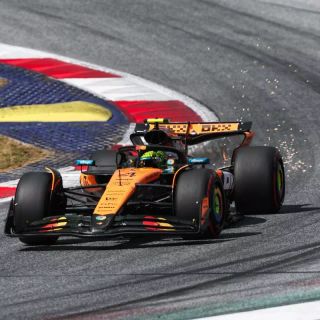 Norris pole in Austria davanti a Leclerc, Hamilton in seconda fila