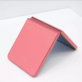 Samsung lancia la nuova generazione di pieghevoli e potenzia l’IA