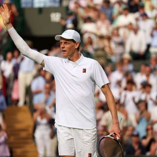 Sinner batte Shelton e vola in semifinale a Wimbledon