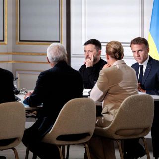 Zelensky vede Volenterosi a Parigi “Stiamo dando concretezza a garanzie”
