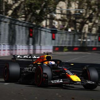 Pole di Verstappen davanti a Sainz al Gp di Azerbaijan