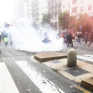 Italia in piazza per Gaza. Scontri a Milano, bloccata autostrada Bologna