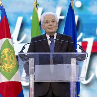 Mattarella “Social possono essere armi, bullismo va contrastato”