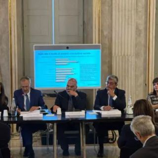 Intesa Sp, benefici sociali triplicati da finanziamenti al Terzo Settore