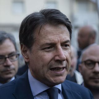 Conte “Definanziare folli piani militari”