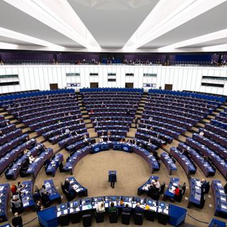 Parlamento Ue “Sì al muro antidrone e a nuove sanzioni alla Russia”