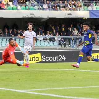Verona avanti di due reti raggiunto dal Cagliari, finisce 2-2