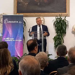 Unidata festeggia 40 anni, completato il cavo sottomarino Unitirreno