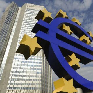 La Bce lascia fermi i tassi, economia dell’Eurozona continua a crescere