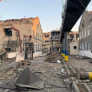 Massicci attacchi russi in Ucraina, molte città senza riscaldamento e acqua