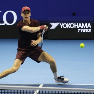 Terza vittoria per Sinner alle Atp Finals, piegato anche Shelton