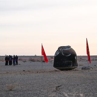 Cina, atterrata a Dongfeng la capsula di rientro Shenzhou-20