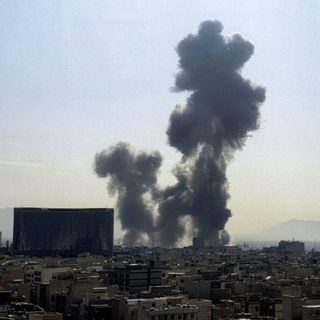 Nuovi raid su Teheran, missile iraniano colpisce Israele