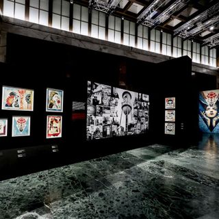 L’arte urbana contemporanea di Obey alle Gallerie d’Italia a Napoli