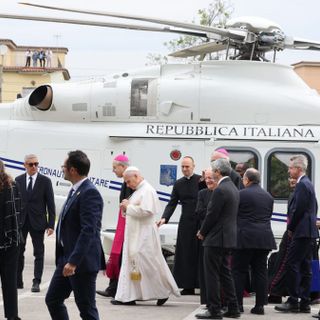 Il Papa a Pompei “Rinnovare l’impegno per la pace”