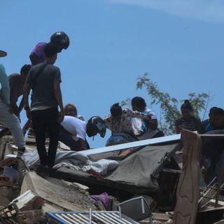 Venezuela, salgono a 235 i morti, 4.300 i feriti. 70mila famiglie senza tetto
