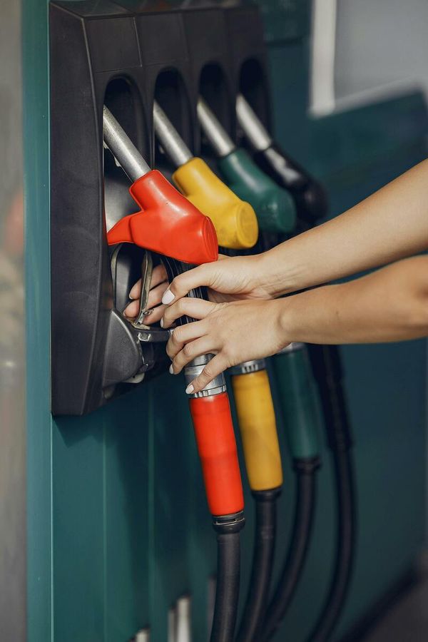 Benzina, il governo proroga gli sconti ma taglia il diesel Benzina, il governo proroga gli sconti ma taglia il diesel