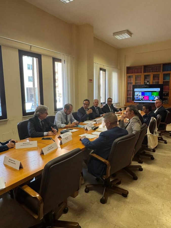 Carburante e interporto, la Regione accelera: Aricò presenta il decreto, al via il rilancio di Termini Imerese Carburante e interporto, la Regione accelera: Aricò presenta il decreto, al via il rilancio di Termini Imerese