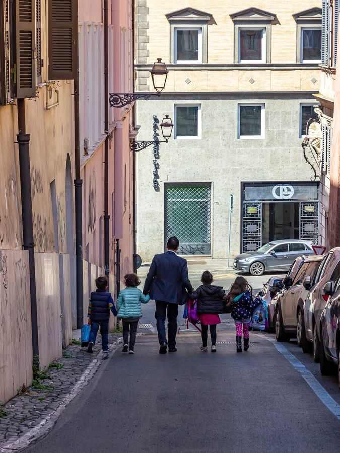 Gentitori, lavoro e chiusure scolastiche Gentitori, lavoro e chiusure scolastiche