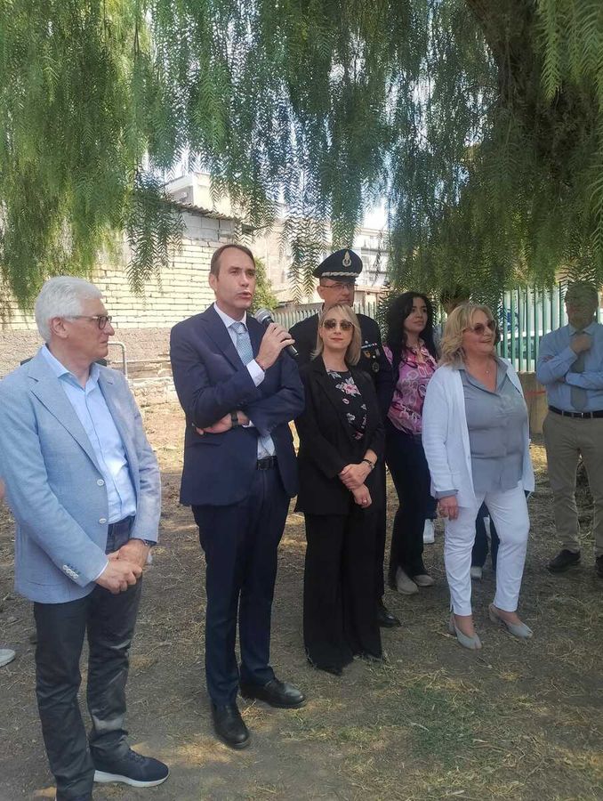 Catania, nasce una nuova area verde al “San Giovanni Bosco”: alberi piantati da operai e giovani dell’istituto penale