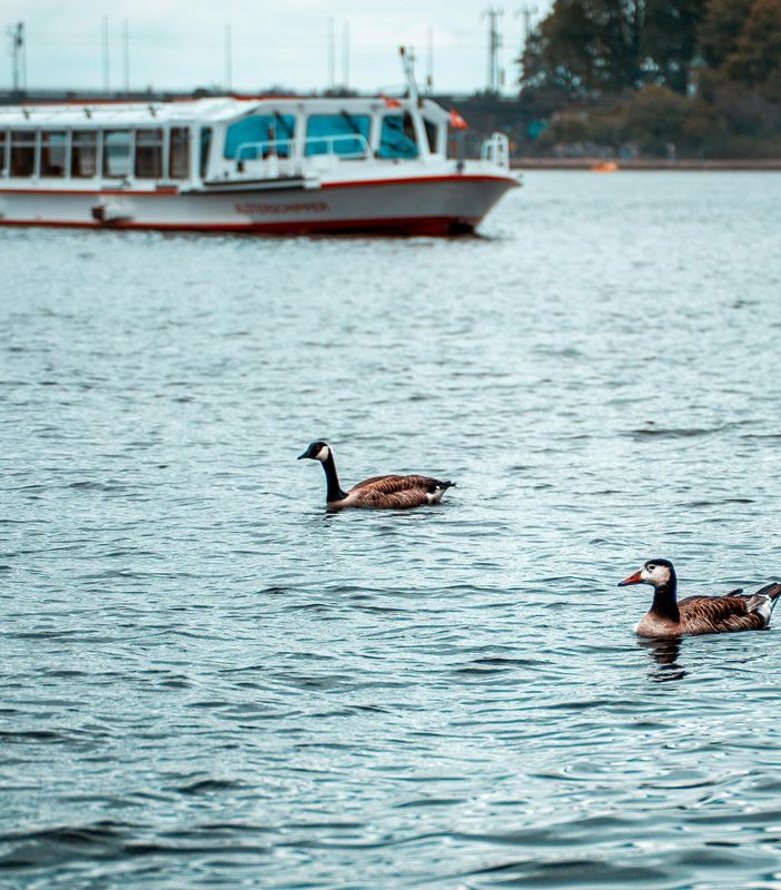 Il turismo lacustre in Lombardia: nuove strategie per valorizzare i laghi e sostenere l’economia territoriale