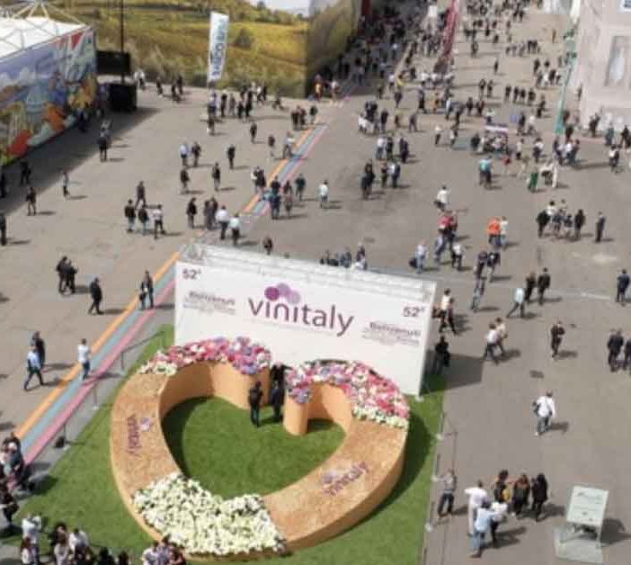 Al via Vinitaly 2025: il &quot;nettare degli dei&quot; vale 42 miliardi l’anno e rappresenta l’1,1% del PIL italiano