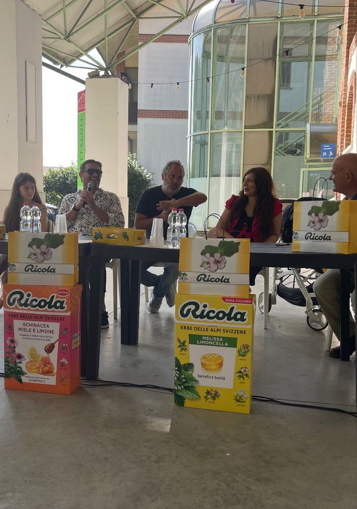 Ritorna la comicità solidale
