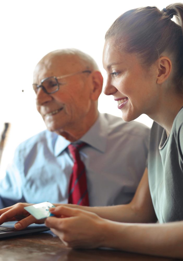 Nuove norme dell'UE per i servizi finanziari online consentono ai consumatori di recedere dai contratti con un clic