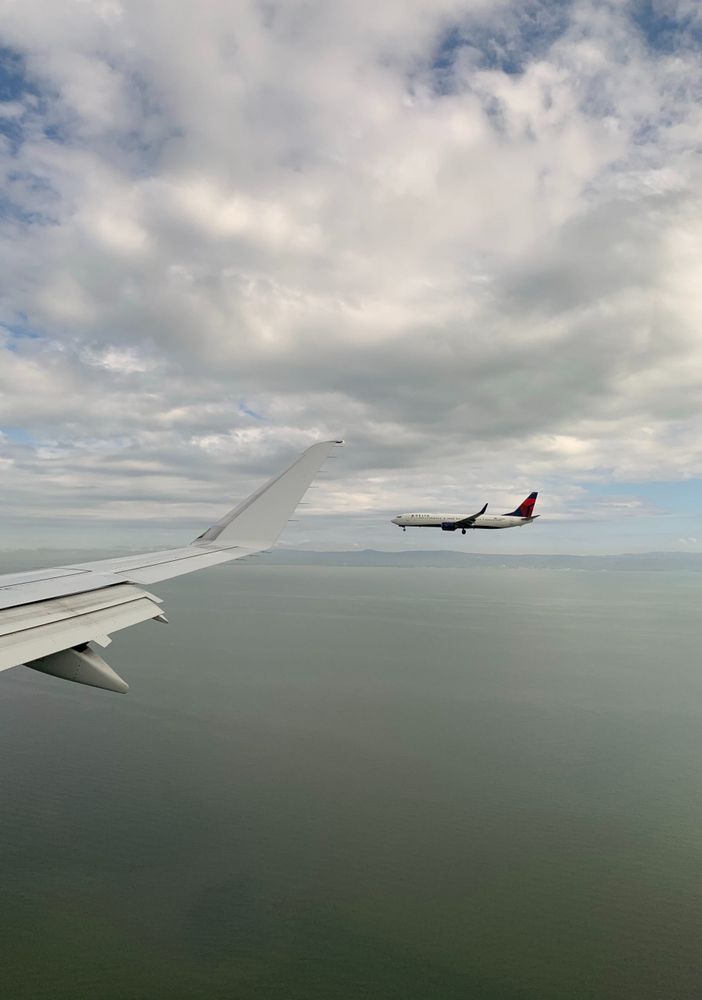 Il primo volo aereo green. Quanto costa al mondo volare?