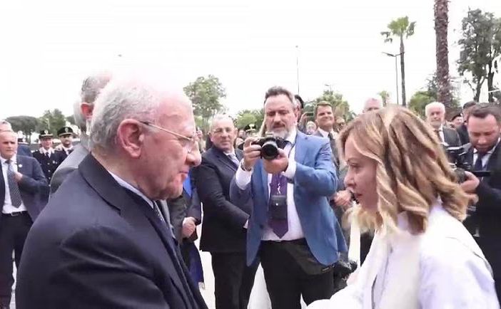 Meloni a Caivano inaugura il centro sportivo, fu teatro della violenza: &quot;Abbiamo portato speranza&quot;