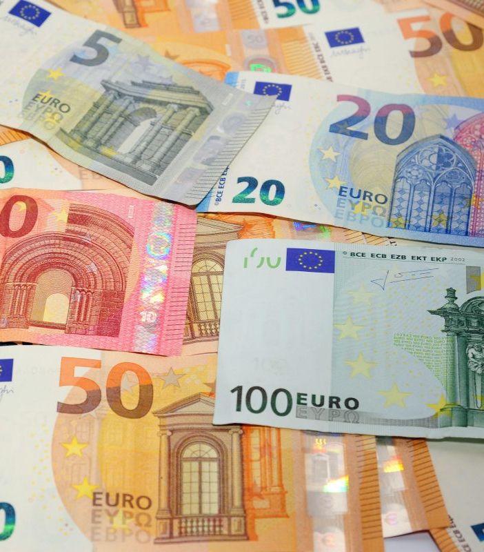 Bce “La crescita dell’Eurozona supera le aspettative”