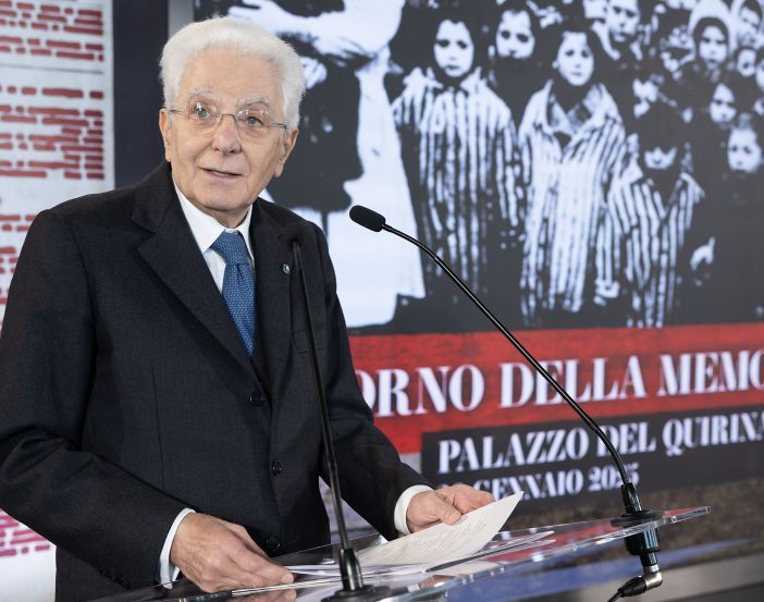 Mattarella “Mai più Auschwitz, regime fascista fu complice”