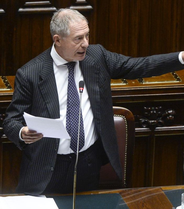 Auto, Urso “L’Ue faccia in fretta per evitare il collasso”