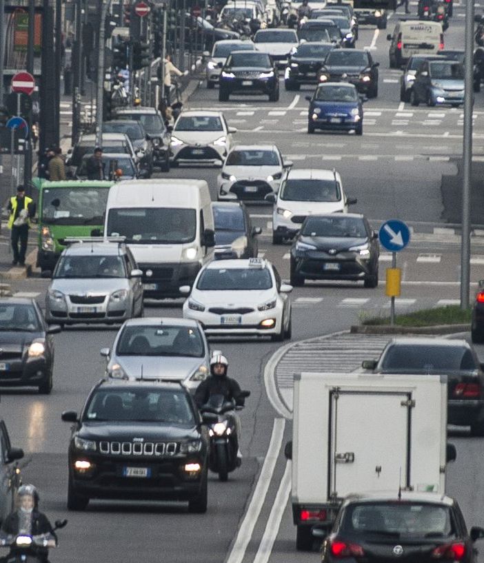 A gennaio in calo il mercato dell’auto