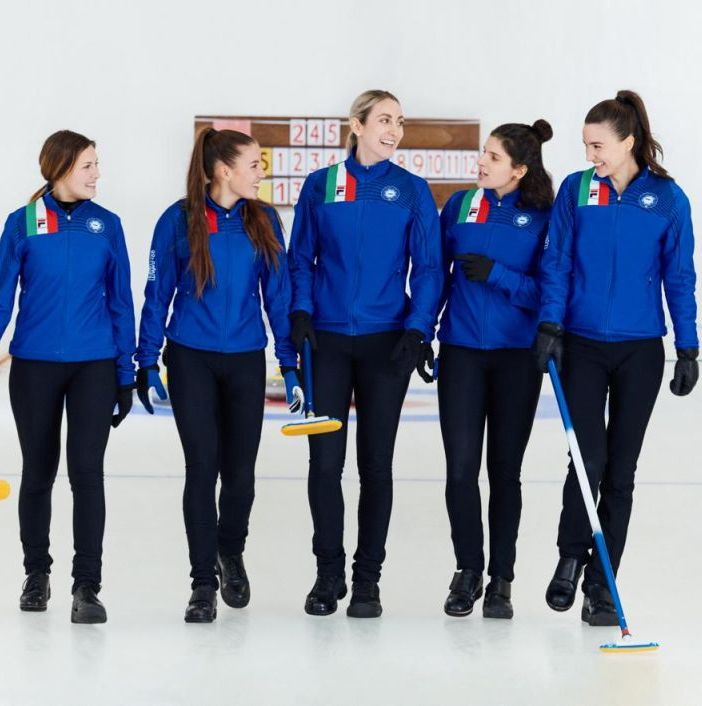 Milano-Cortina, Airbnb lancia un’esperienza con le Azzurre del curling