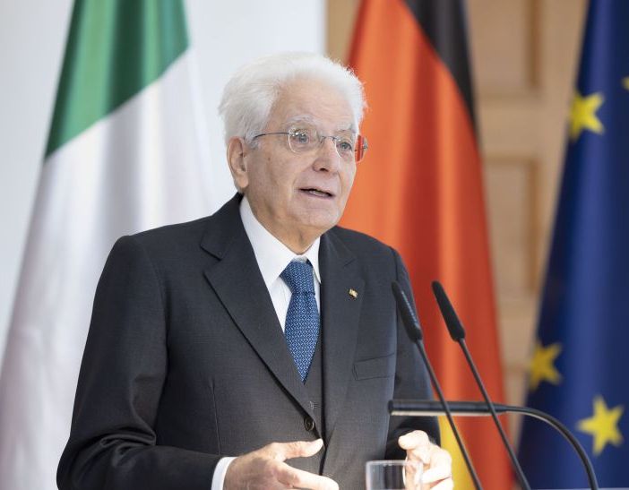 Lavoro, Mattarella “Assicurare sicurezza e dignità ai giovani”
