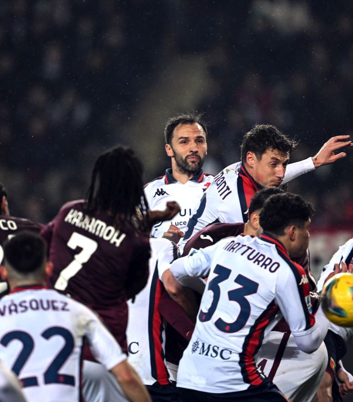 Pinamonti rimedia all’autogol di Thorsby, Torino-Genoa 1-1