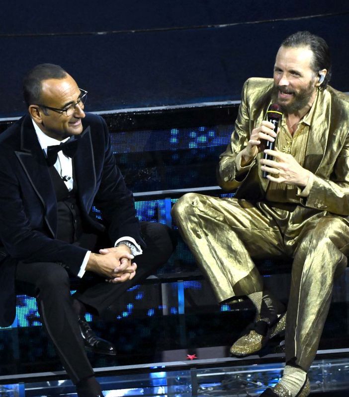 Sanremo, Jovanotti travolge l’Ariston “Felice, festival speciale”