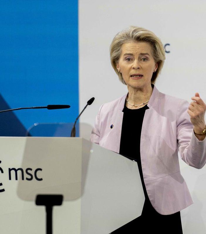 Ue, Von der Leyen “La spesa per la difesa deve aumentare”
