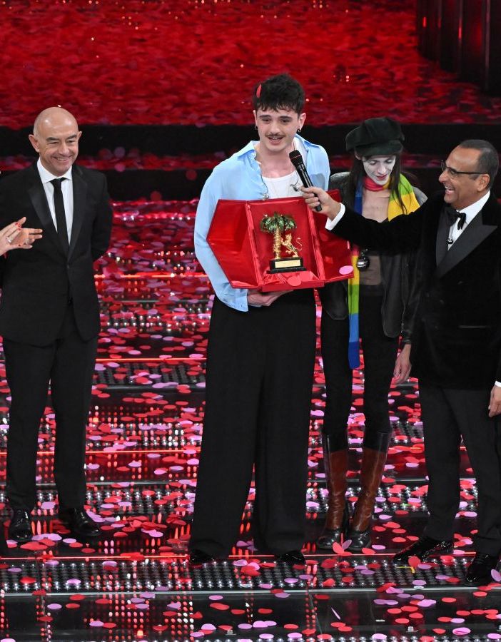 Sanremo, vince Olly. Fischi per Giorgia e Lauro fuori da top 5